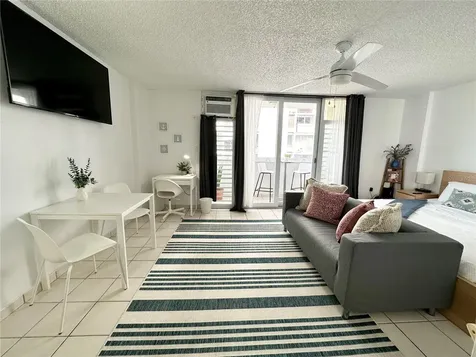 6267 Ave Isla Verde Carolina PR 00979