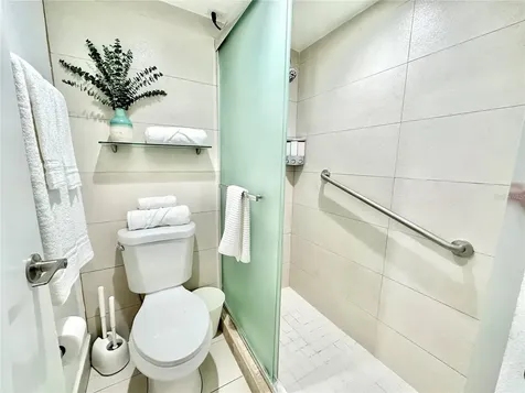 6267 Ave Isla Verde Carolina PR 00979