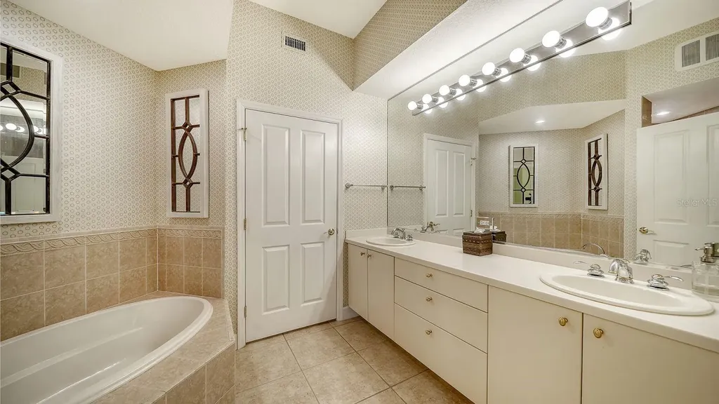 5206 Bouchard Circle Sarasota FL 34238