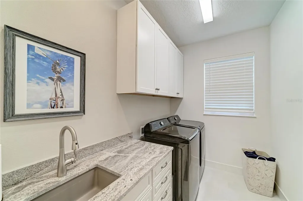 1047 Waterline Court Sarasota FL 34240
