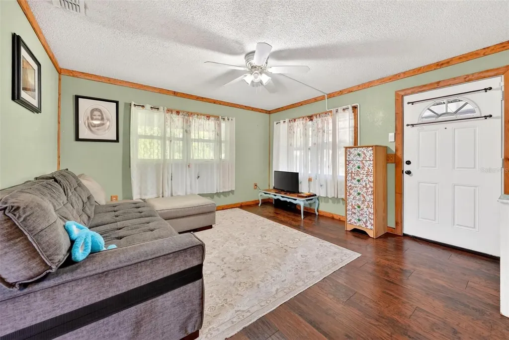 715 4th Street Polk City FL 33868