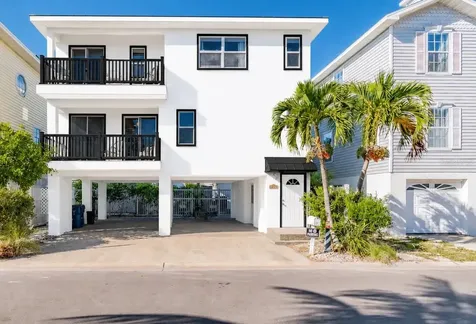 23 80th Avenue Treasure Island FL 33706
