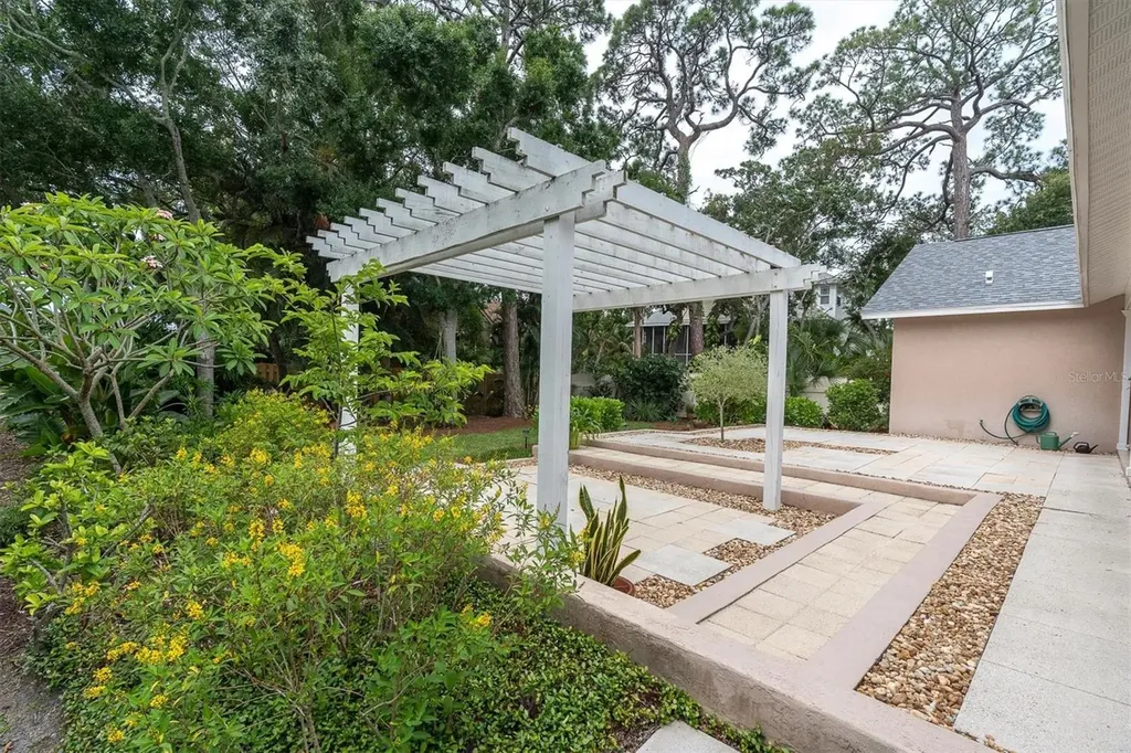 11566 Pine Street Seminole FL 33772
