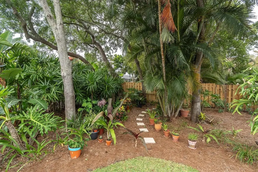 11566 Pine Street Seminole FL 33772