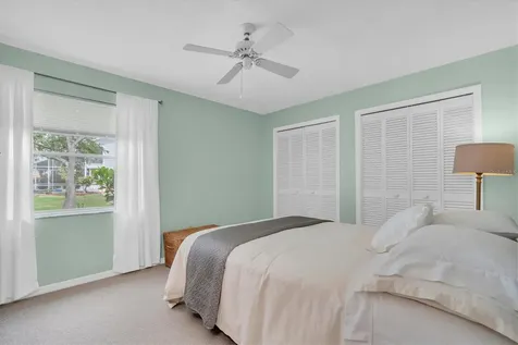 11566 Pine Street Seminole FL 33772