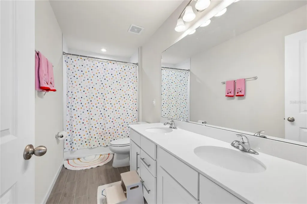 7878 Greenway Avenue Wesley Chapel FL 33544