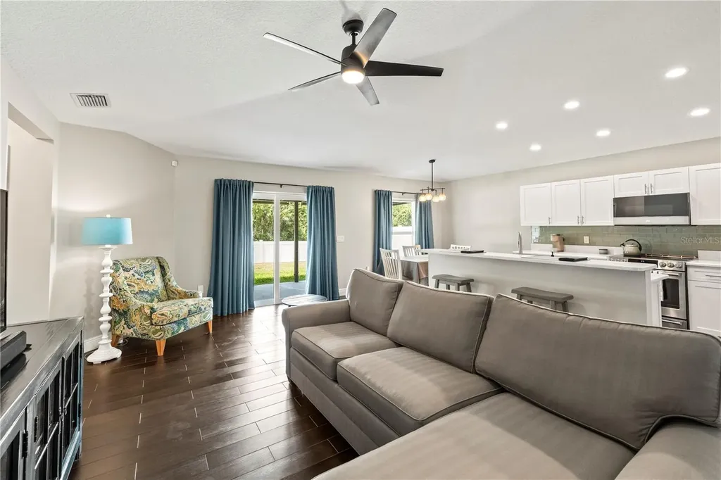 31328 Wrencrest Drive Wesley Chapel FL 33543