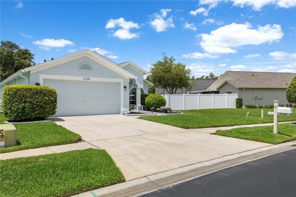 31328 Wrencrest Drive Wesley Chapel FL 33543