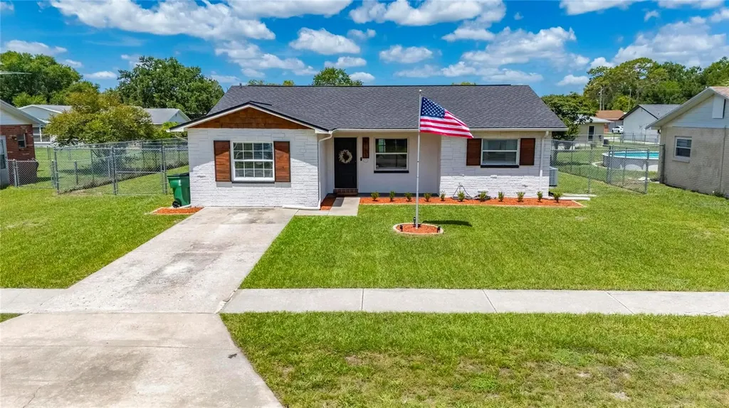 6145 17th Street Zephyrhills FL 33542