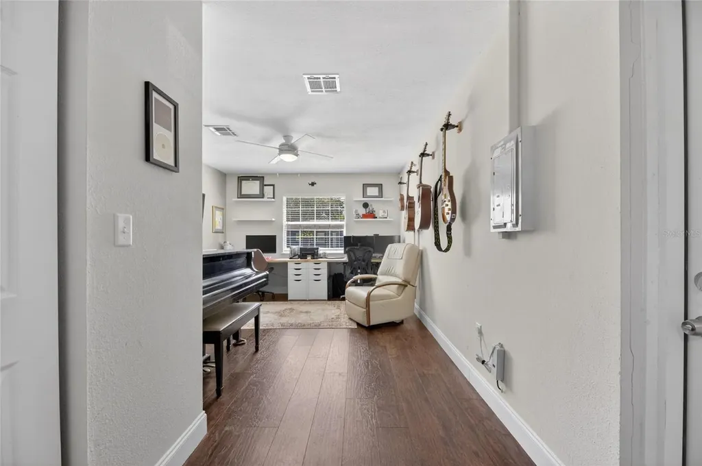 6145 17th Street Zephyrhills FL 33542