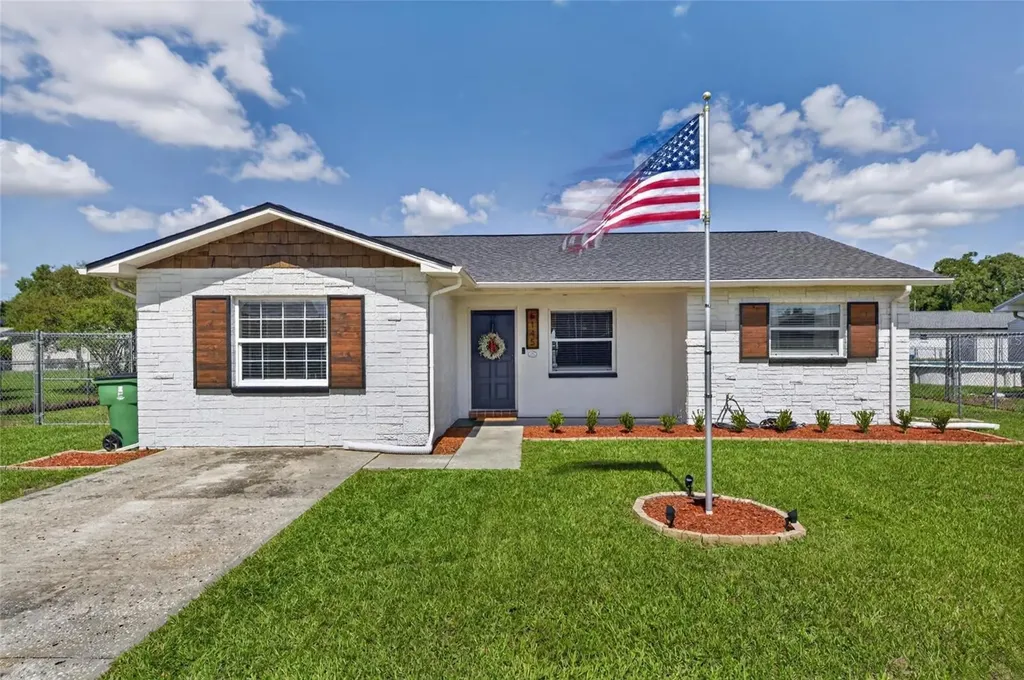6145 17th Street Zephyrhills FL 33542