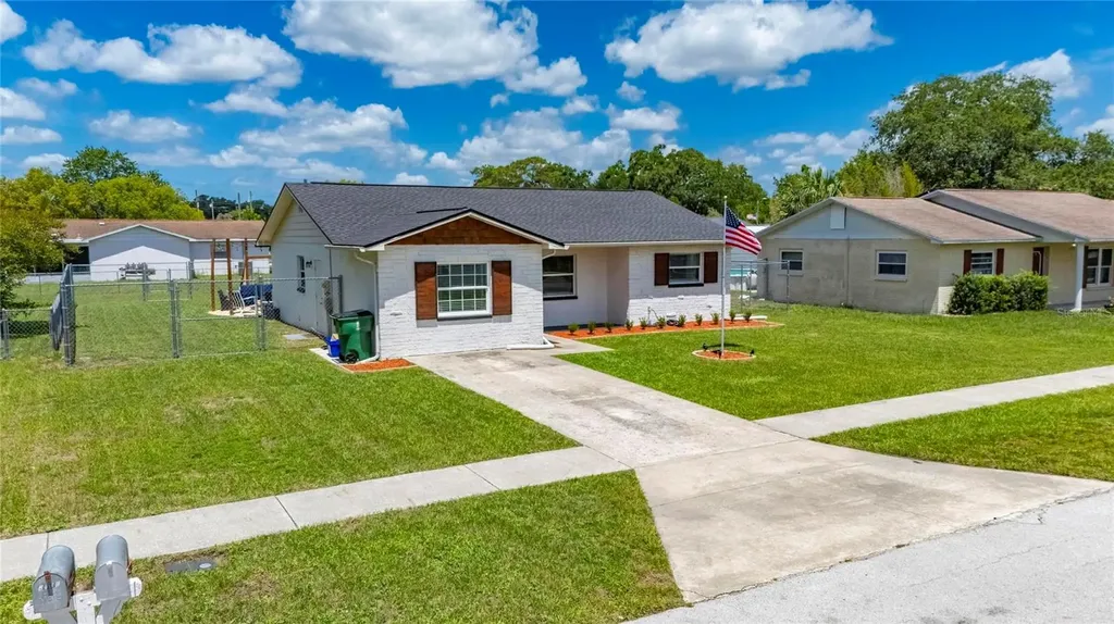 6145 17th Street Zephyrhills FL 33542