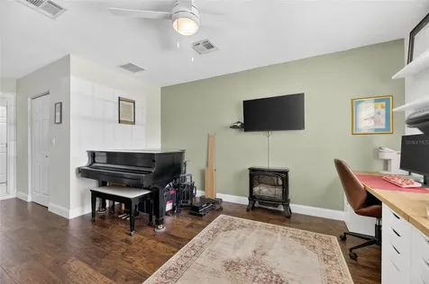 6145 17th Street Zephyrhills FL 33542