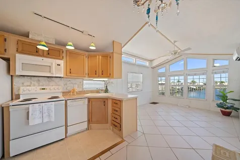 108 Bahia Drive Palmetto FL 34221