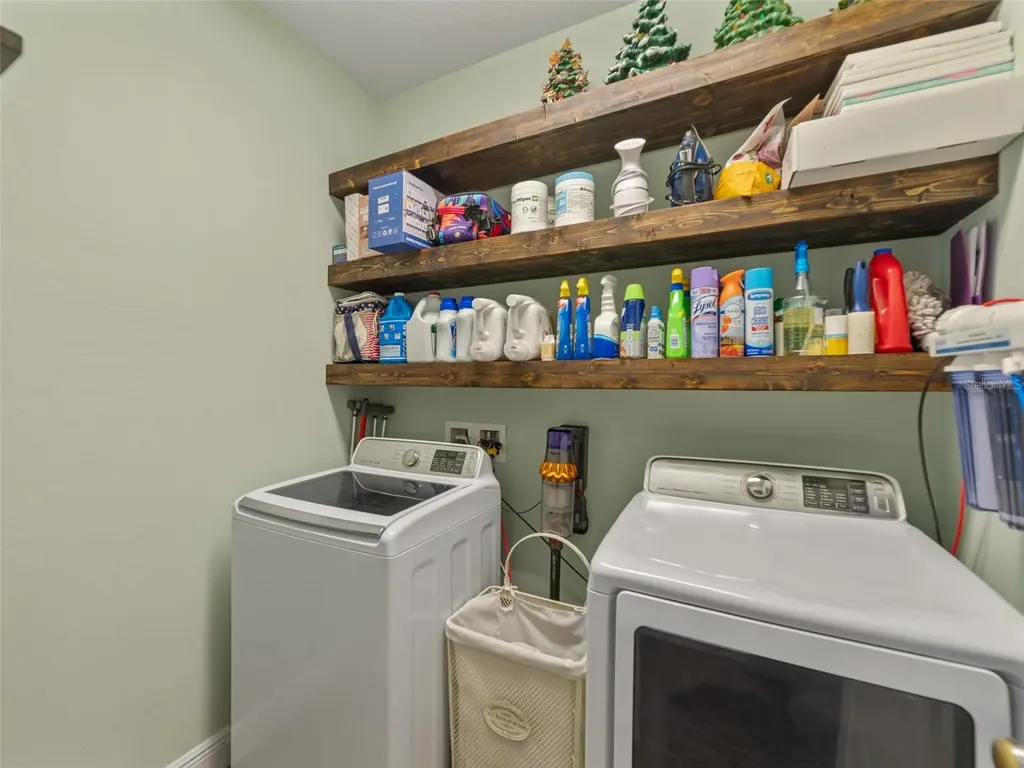 1220 Florablu Drive Seffner FL 33584