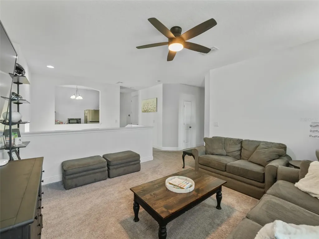 1220 Florablu Drive Seffner FL 33584