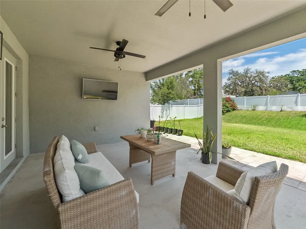 1220 Florablu Drive Seffner FL 33584