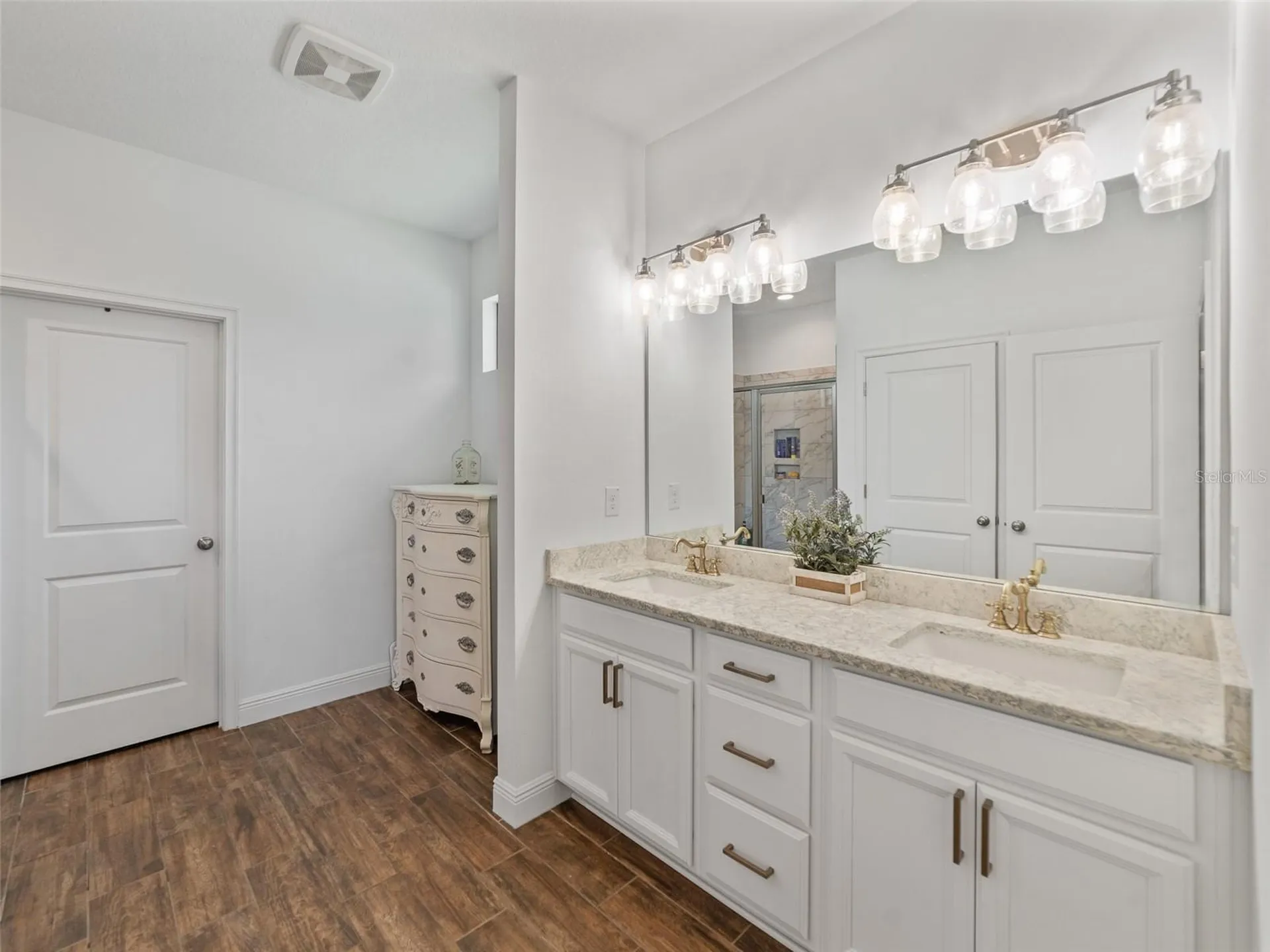 1220 Florablu Drive Seffner FL 33584