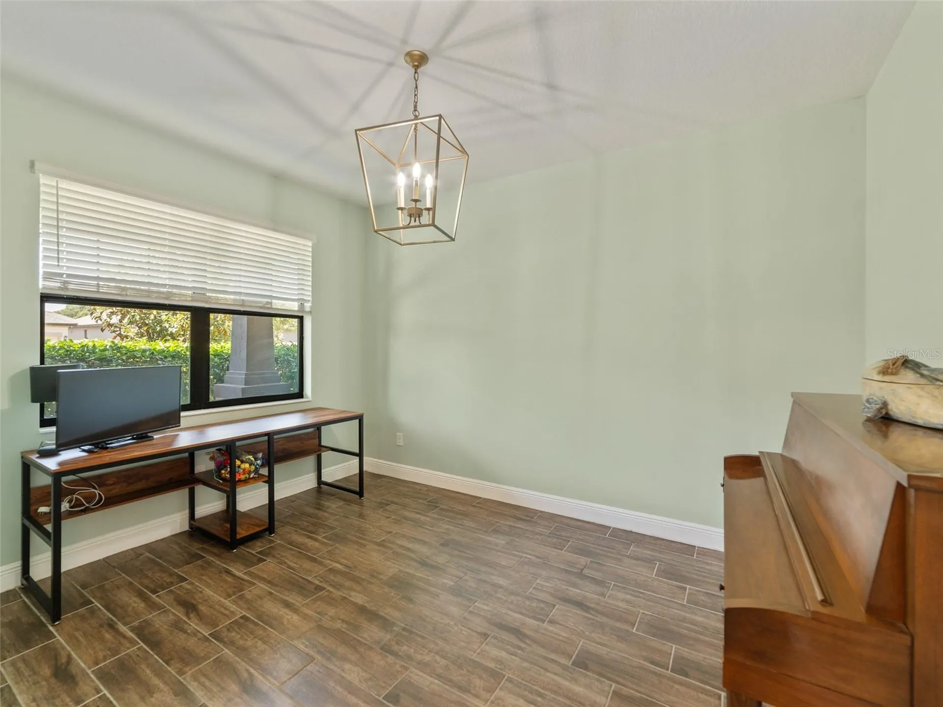 1220 Florablu Drive Seffner FL 33584
