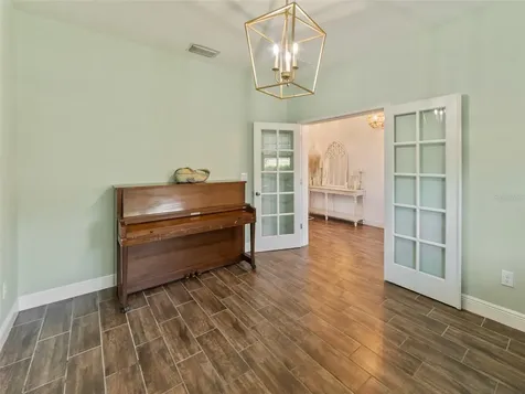 1220 Florablu Drive Seffner FL 33584