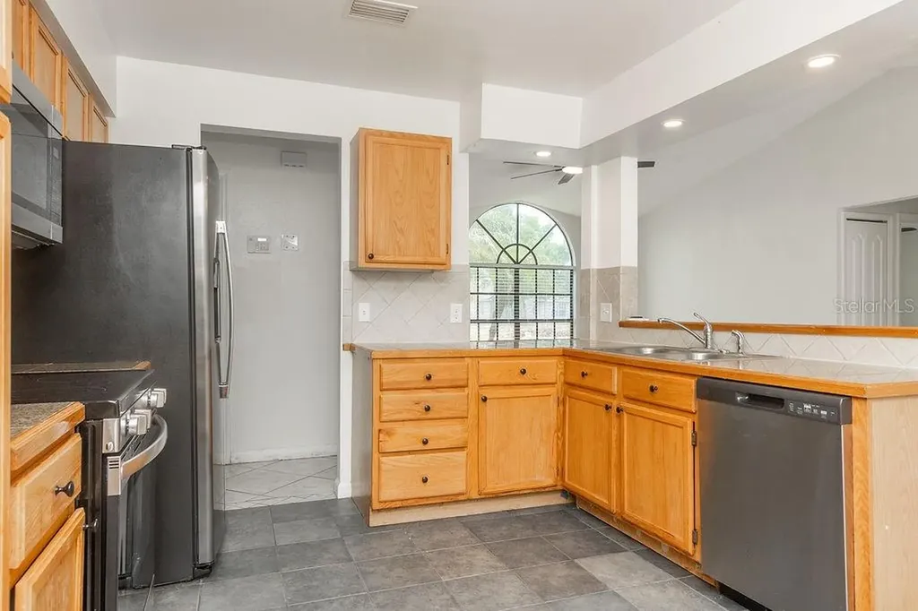 2254 Matthew Circle Deltona FL 32738