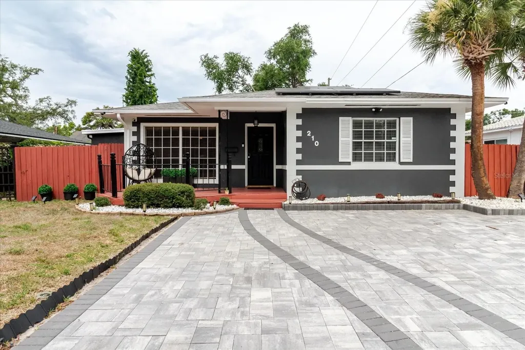 210 49 Th Street N St Petersburg FL 33710