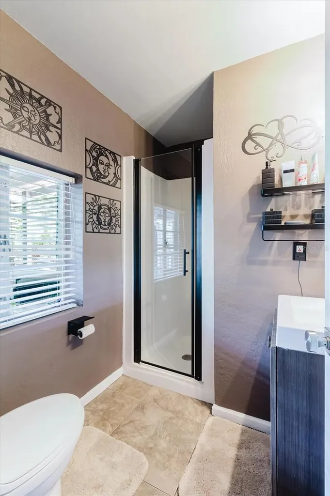 210 49 Th Street N St Petersburg FL 33710