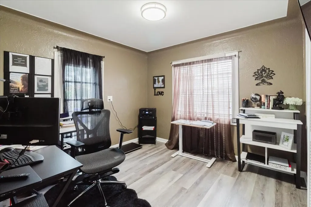 210 49 Th Street N St Petersburg FL 33710
