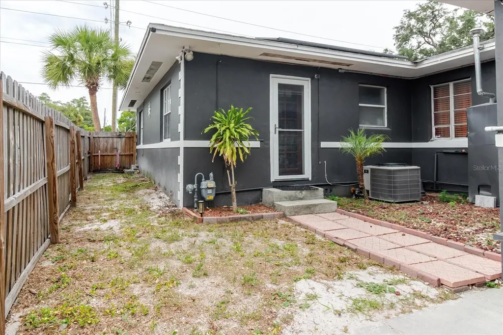210 49 Th Street N St Petersburg FL 33710