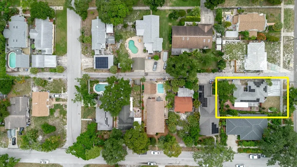 210 49 Th Street N St Petersburg FL 33710