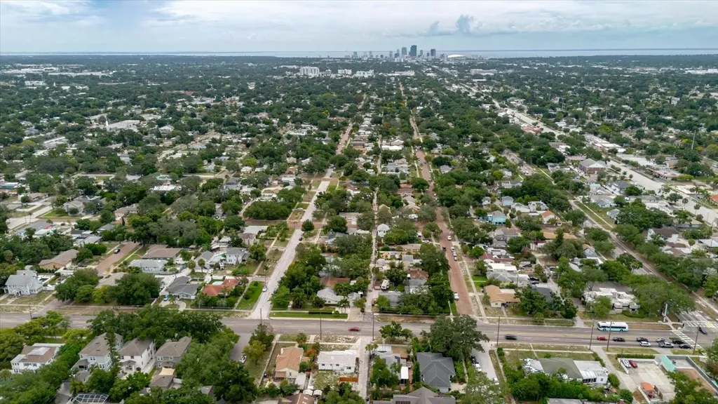 210 49 Th Street N St Petersburg FL 33710