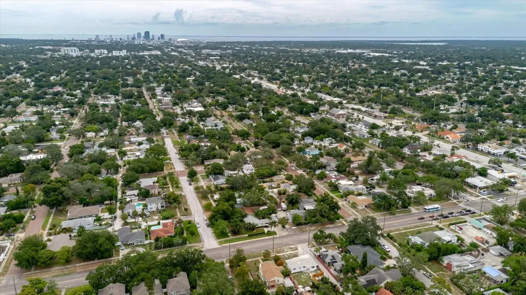 210 49 Th Street N St Petersburg FL 33710