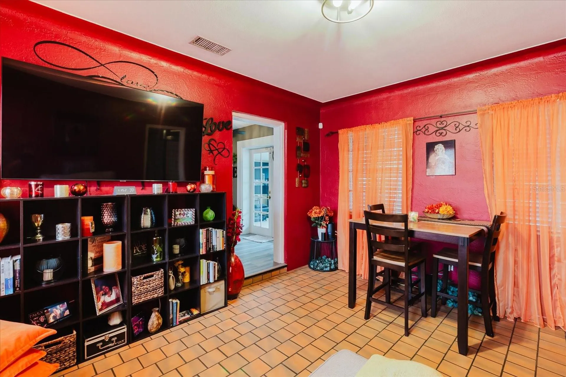 210 49 Th Street N St Petersburg FL 33710