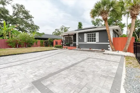 210 49 Th Street N St Petersburg FL 33710