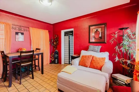 210 49 Th Street N St Petersburg FL 33710
