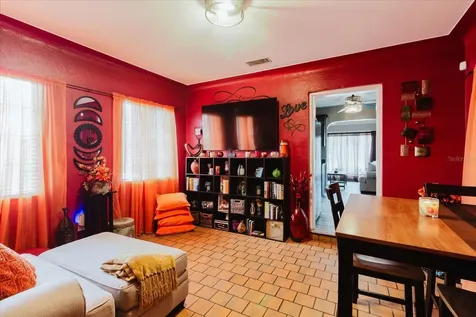 210 49 Th Street N St Petersburg FL 33710