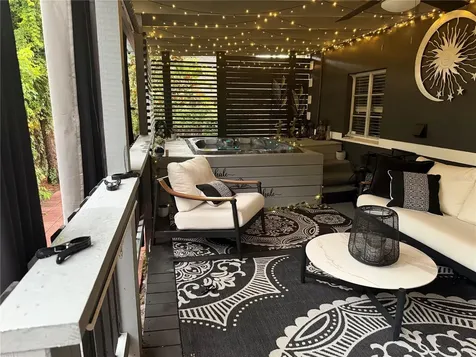 210 49 Th Street N St Petersburg FL 33710
