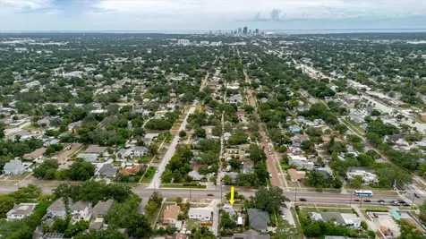 210 49 Th Street N St Petersburg FL 33710