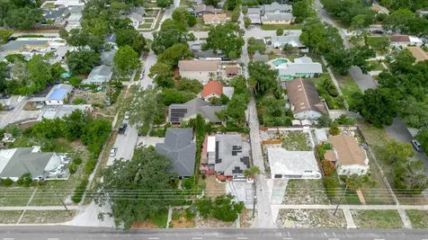 210 49 Th Street N St Petersburg FL 33710