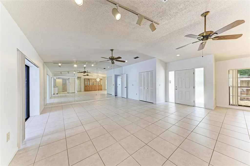 4242 Dryden Circle Sarasota FL 34241