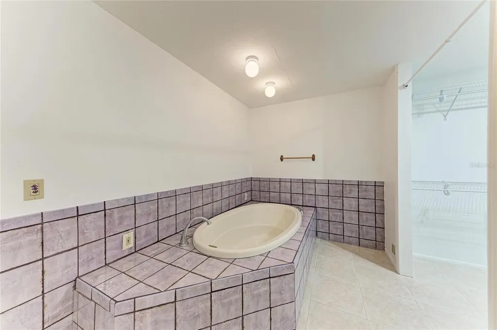 4242 Dryden Circle Sarasota FL 34241
