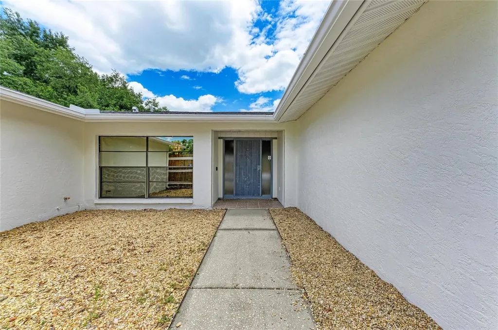 4242 Dryden Circle Sarasota FL 34241