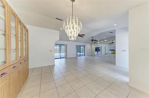 4242 Dryden Circle Sarasota FL 34241