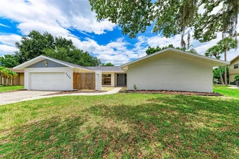 4242 Dryden Circle Sarasota FL 34241