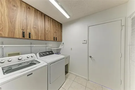 4242 Dryden Circle Sarasota FL 34241