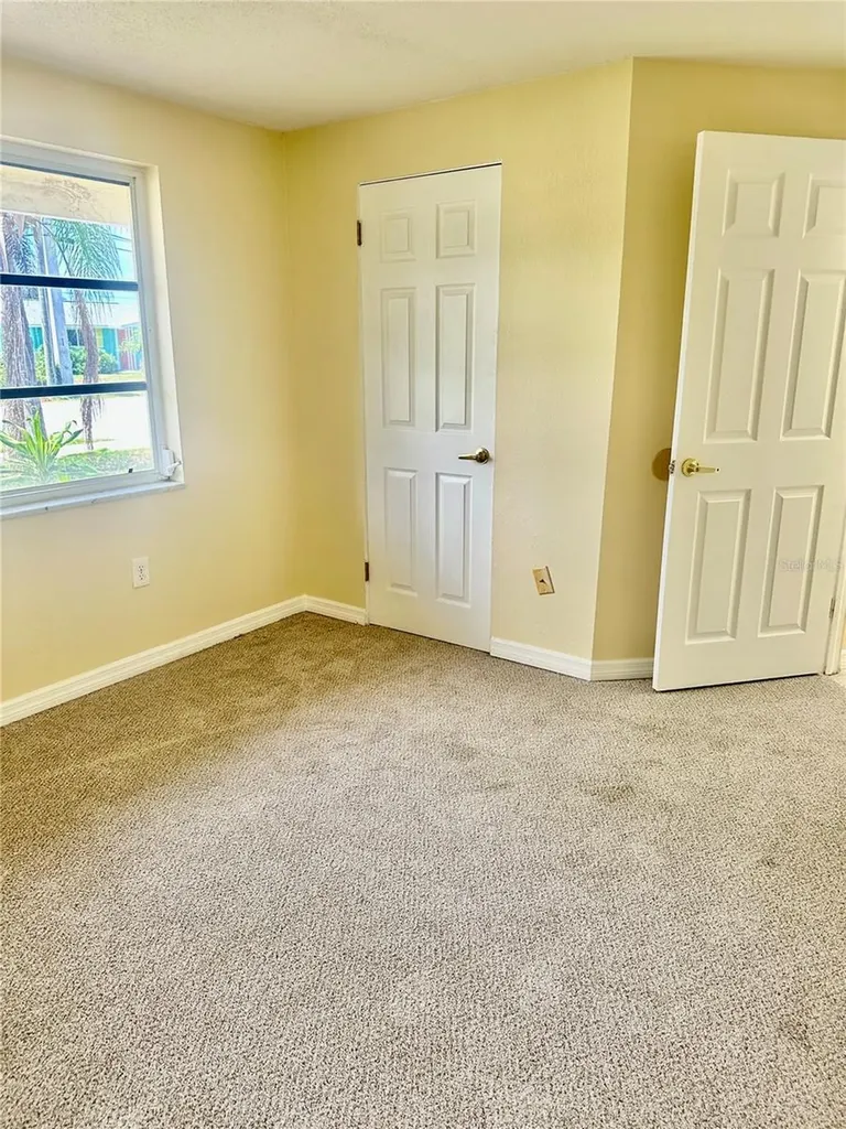 270 W Seminole Drive Venice FL 34293