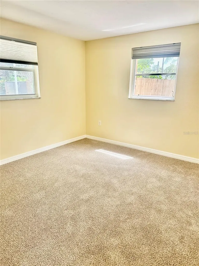 270 W Seminole Drive Venice FL 34293