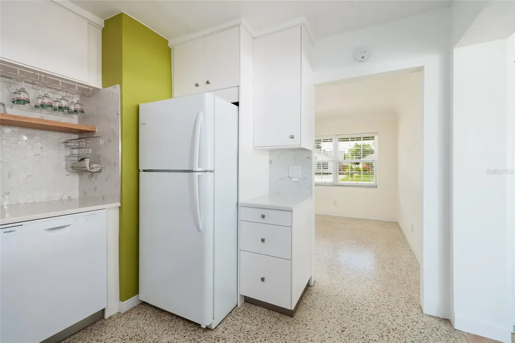 661 63rd Avenue S St Petersburg FL 33705