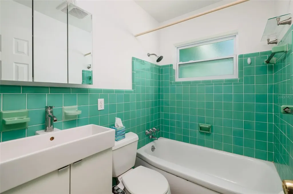 661 63rd Avenue S St Petersburg FL 33705