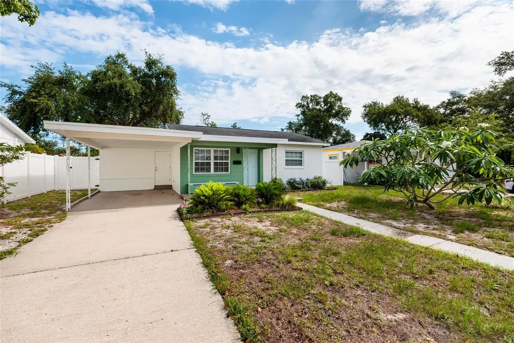 661 63rd Avenue S St Petersburg FL 33705